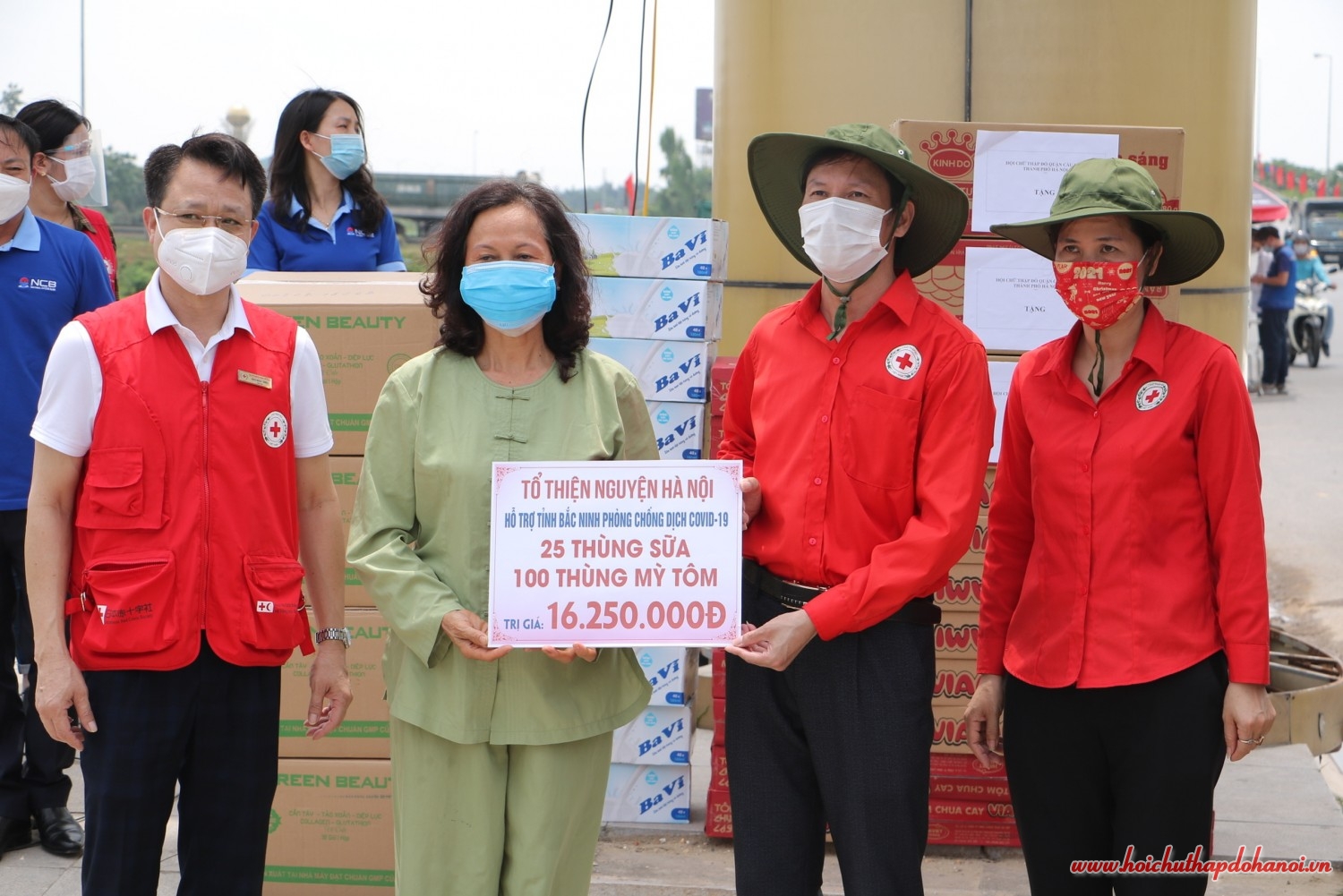 Tặng BN, BG phòng dịch 7