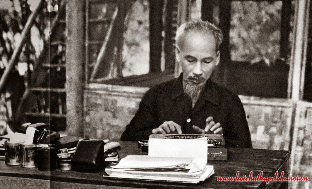 Từ chiếc máy đánh chữ của Người đã ra đời nhiều văn kiện liên quan đến vận mệnh đất nước