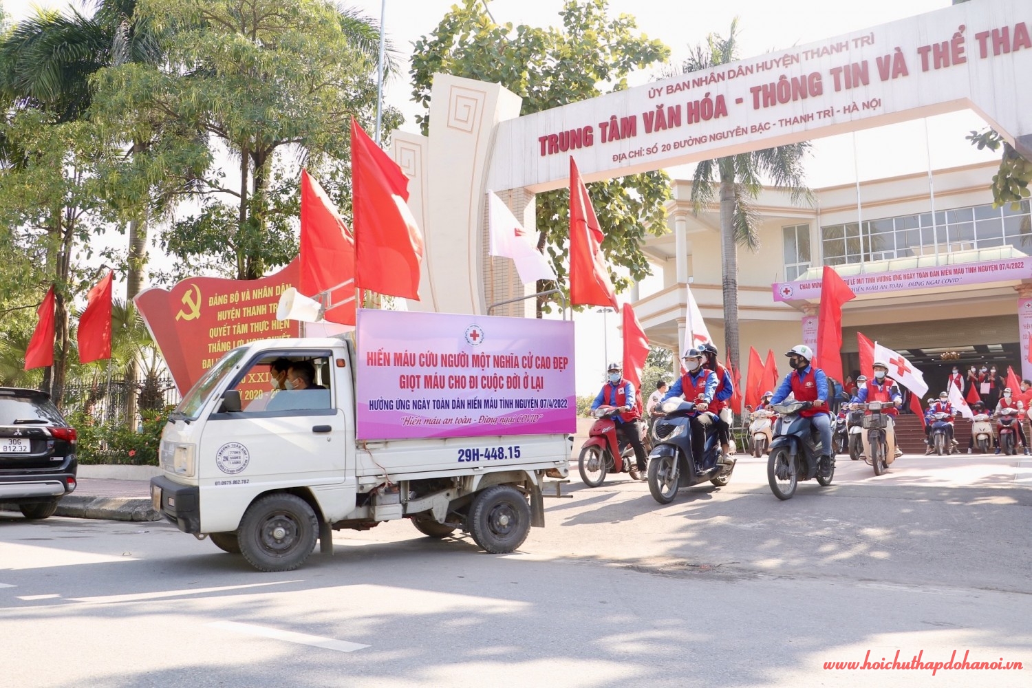 Mít tinh ngày 7 4 3
