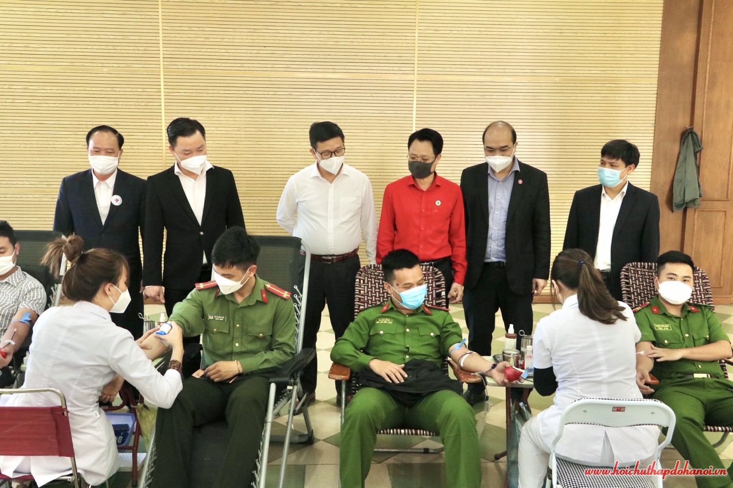 Mít tinh ngày 7 4 4